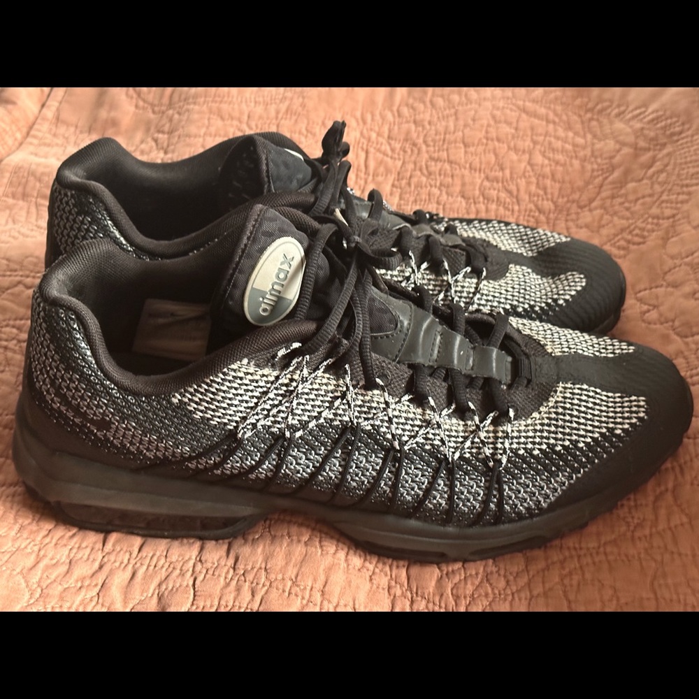 “Black Stealth” Airmax 95